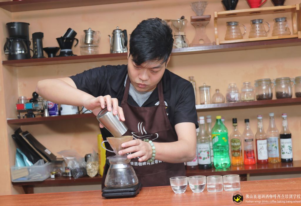 佛山展翅學院已進行全面消毒，請到校參觀