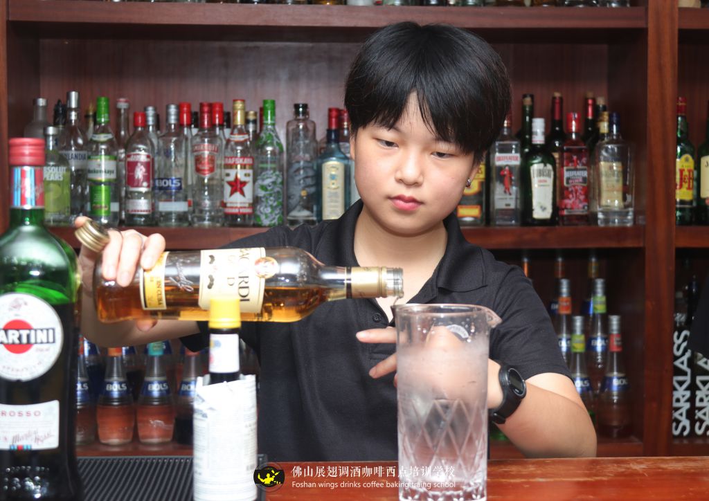 2020屆畢業生就業難？調酒師是個好選擇